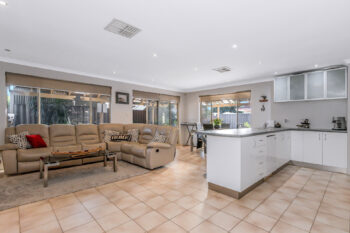 Listing image for 2/35 Grundy Way, Thornlie  WA  6108