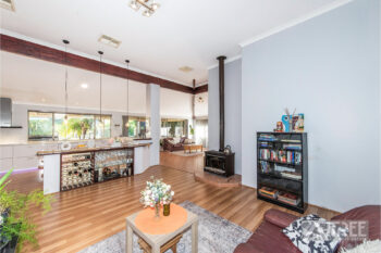 Listing image for 17 Pinewood Walk, Canning Vale  WA  6155