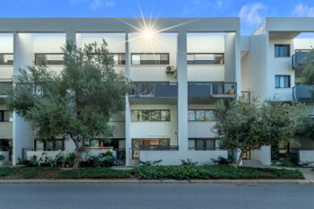 Listing image for 4/59 Breaksea Drive, North Coogee  WA  6163