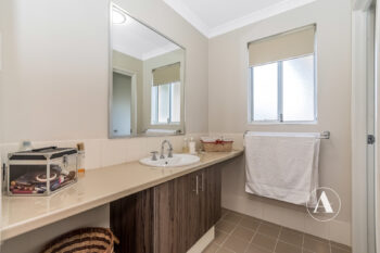 Listing image for 40 Veterans Drive, Byford  WA  6122