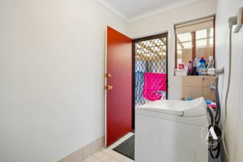 Listing image for 1/27 Luckhurst Drive, Mandurah  WA  6210