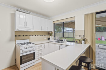 Listing image for 100 Lauterbach Drive, Gosnells  WA  6110