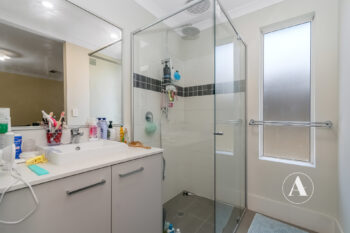 Listing image for 33 Glenlossie Avenue, Haynes  WA  6112