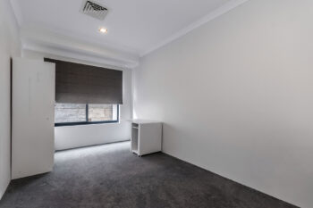 Listing image for 10 Hillview Place, Thornlie  WA  6108