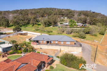 Listing image for 18 Cooliabberra Drive, Mount Richon  WA  6112