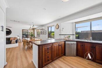 Listing image for 2 Crown Court, Thornlie  WA  6108