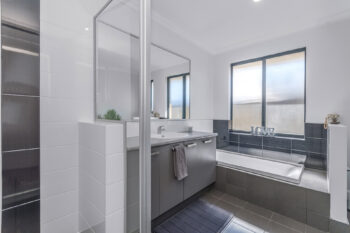 Listing image for 16 Mandalup Road, Haynes  WA  6112