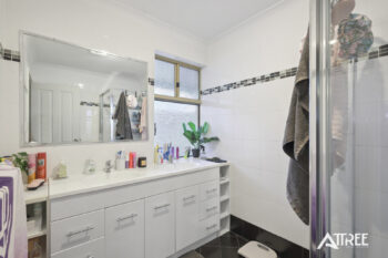 Listing image for 6 Ambassador Court, Thornlie  WA  6108