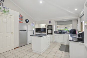 Listing image for 6 Ambassador Court, Thornlie  WA  6108