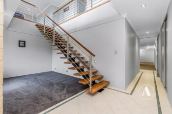 Listing image for 7 Bentwood Close, Thornlie  WA  6108