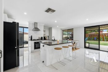 Listing image for 10 Explorer Drive, Thornlie  WA  6108