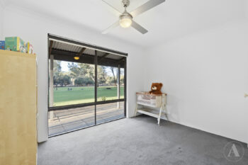 Listing image for 33 Stockmans Close, Oakford  WA  6121