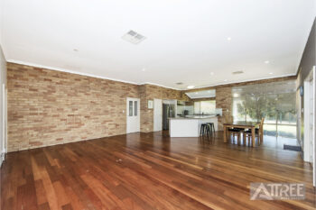 Listing image for 33 Romulea Mews, Canning Vale  WA  6155