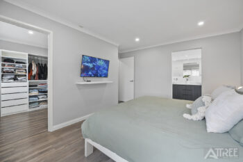 Listing image for 33 Hartwell Parade, Jandakot  WA  6164