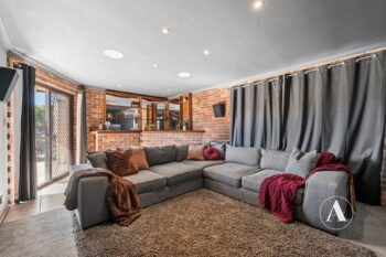 Listing image for 2 Crown Court, Thornlie  WA  6108