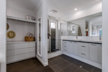 Listing image for 8 Hayford Road, Haynes  WA  6112