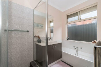 Listing image for 7 Bauxite Road, Treeby  WA  6164