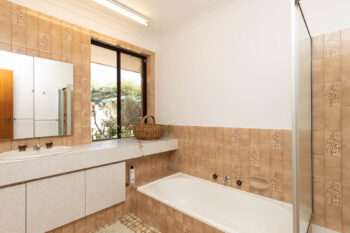 Listing image for 50 Blackwood Drive, Mount Nasura  WA  6112