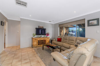 Listing image for 2/35 Grundy Way, Thornlie  WA  6108