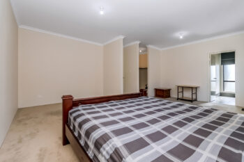 Listing image for 11 Basil Loop, Treeby  WA  6164