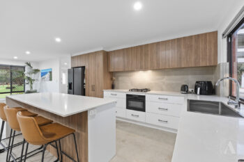 Listing image for 33 Stockmans Close, Oakford  WA  6121