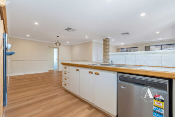 Listing image for 6 Meadowview Mews, Canning Vale  WA  6155