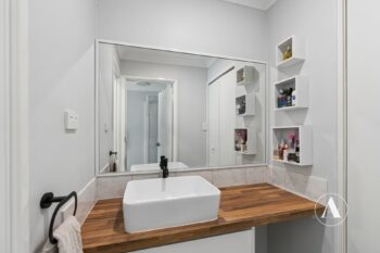 Listing image for 10 Explorer Drive, Thornlie  WA  6108