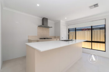 Listing image for 21 Somerset Way, Lakelands  WA  6180