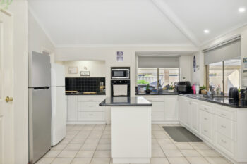 Listing image for 6 Ambassador Court, Thornlie  WA  6108