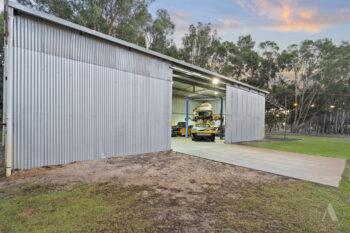 Listing image for 33 Stockmans Close, Oakford  WA  6121