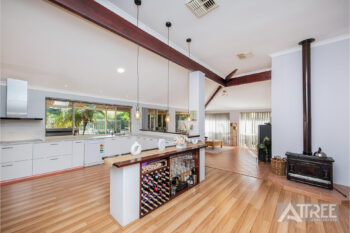 Listing image for 17 Pinewood Walk, Canning Vale  WA  6155