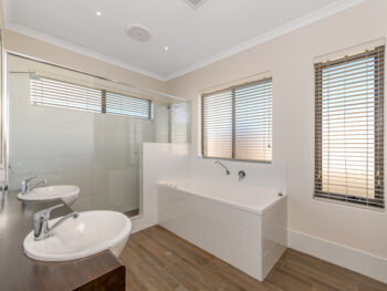 Listing image for 170 Castlewood Parkway, Southern River  WA  6110