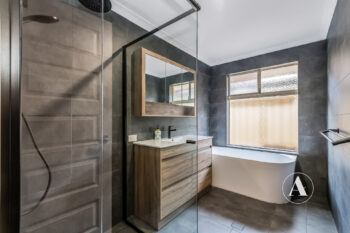 Listing image for 7 Bentwood Close, Thornlie  WA  6108