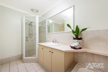 Listing image for 1/7 Lester Drive, Thornlie  WA  6108