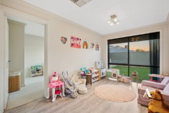 Listing image for 118 Columbia Parkway, Piara Waters  WA  6112