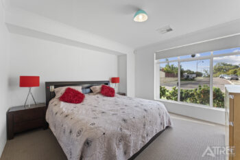 Listing image for 21 Windcrest Way, Meadow Springs  WA  6210