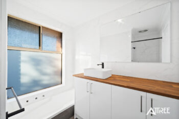 Listing image for 4 Ferntree Close, Thornlie  WA  6108