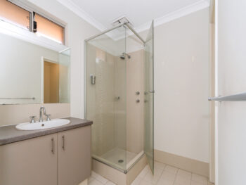 Listing image for 44 Middle Parkway, Canning Vale  WA  6155