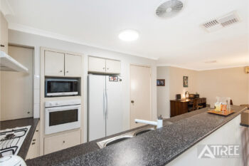 Listing image for 1/7 Lester Drive, Thornlie  WA  6108