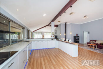 Listing image for 17 Pinewood Walk, Canning Vale  WA  6155