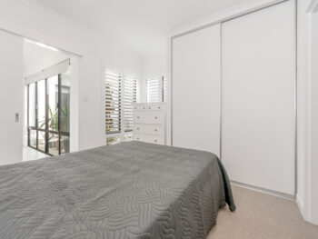 Listing image for 5 Catseye Walk, Treeby  WA  6164