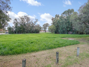 Listing image for 5 Spoonbill Place, Queens Park  WA  6107