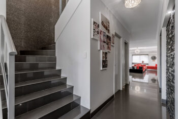 Listing image for 10 Hillview Place, Thornlie  WA  6108