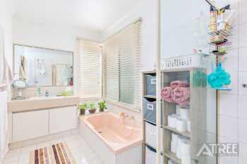 Listing image for 76 McLean Road, Canning Vale  WA  6155