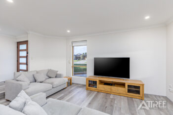 Listing image for 17 Endeavour Court, Thornlie  WA  6108