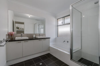 Listing image for 8 Hayford Road, Haynes  WA  6112