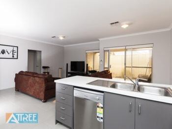 Listing image for 4/11 Carnation Street, Canning Vale  WA  6155