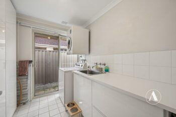 Listing image for 7 Randwick Bend, Harrisdale  WA  6112