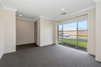 Listing image for 5 Somerset Way, Lakelands  WA  6180