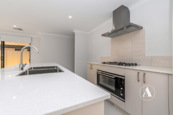 Listing image for 21 Somerset Way, Lakelands  WA  6180